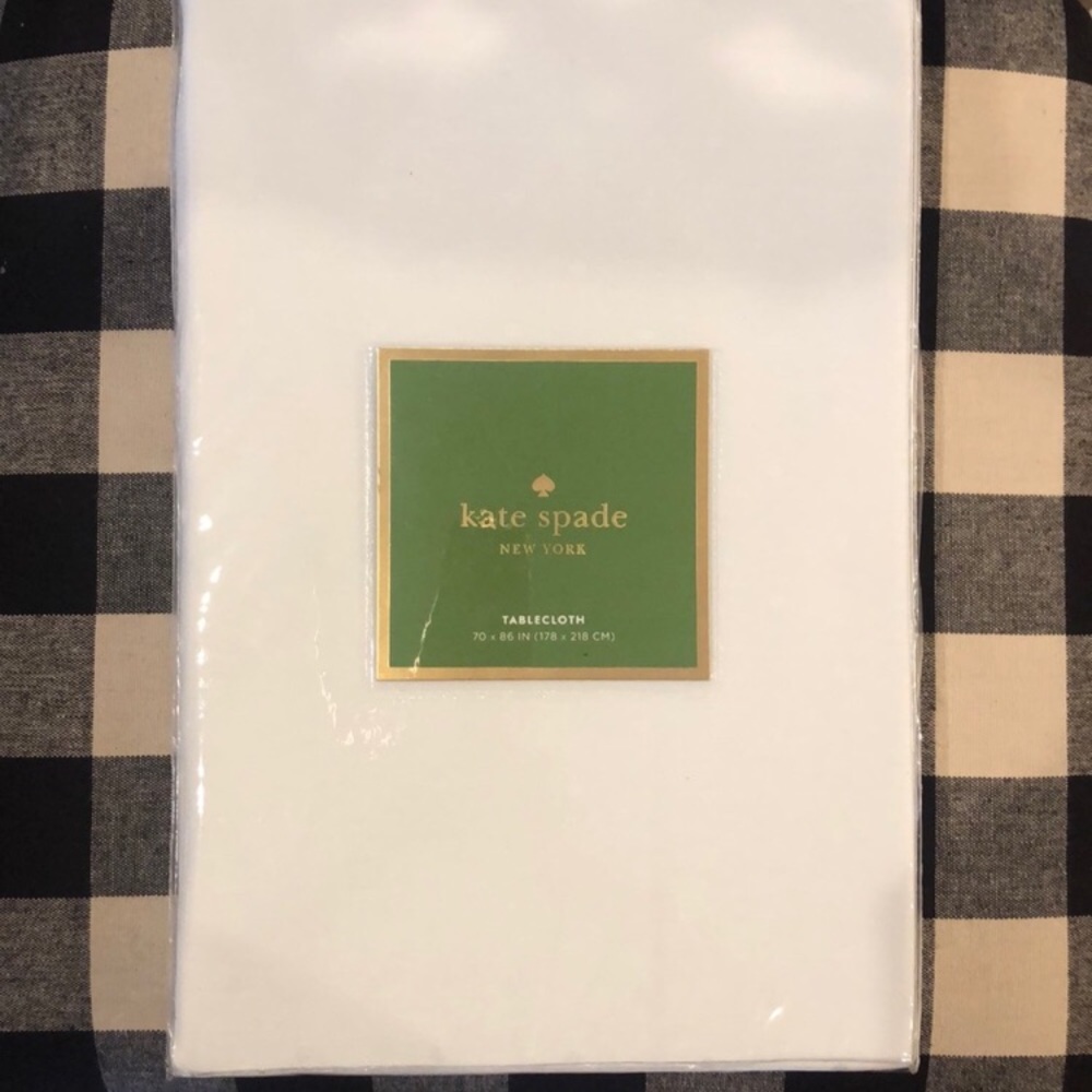 Kate Spade Larabee Dot rectangle tablecloth 70x86